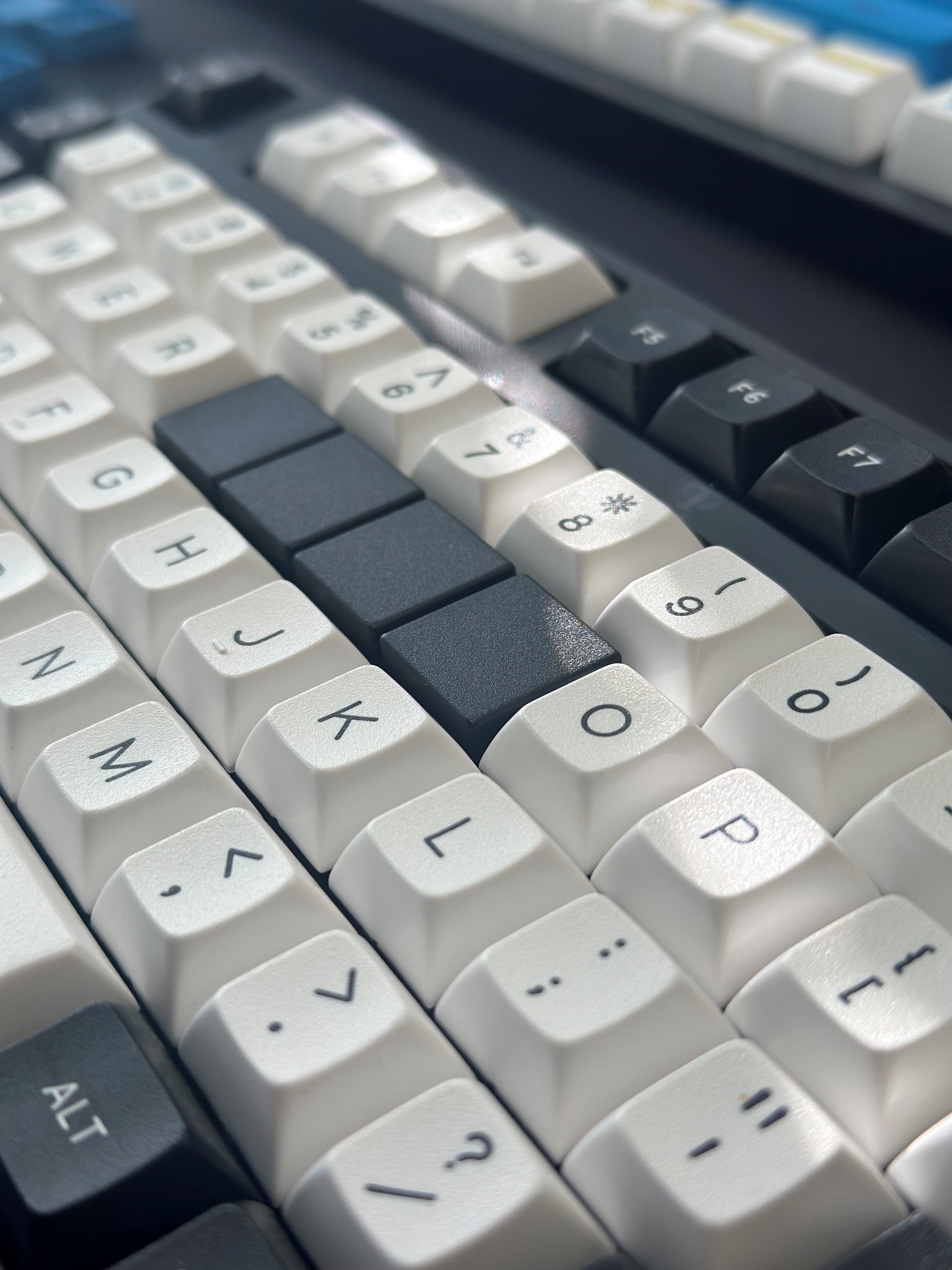 F5 Profile Flat Individual Keycaps – Signature Plastics